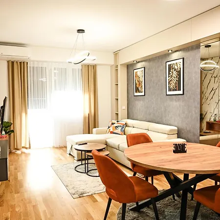 Marta Luxury East Gate سكوبجي